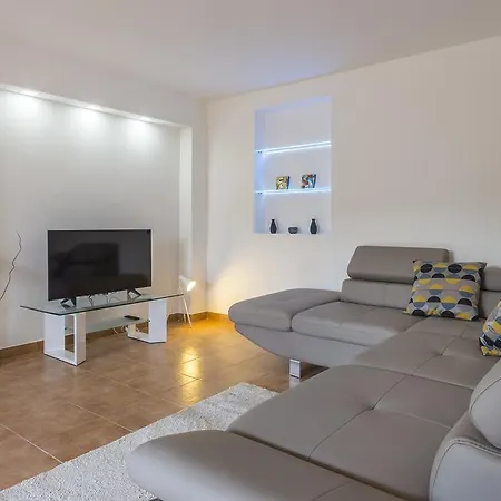 Monte & Paradiso * Pola