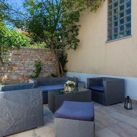 Monte & Paradiso * פולה