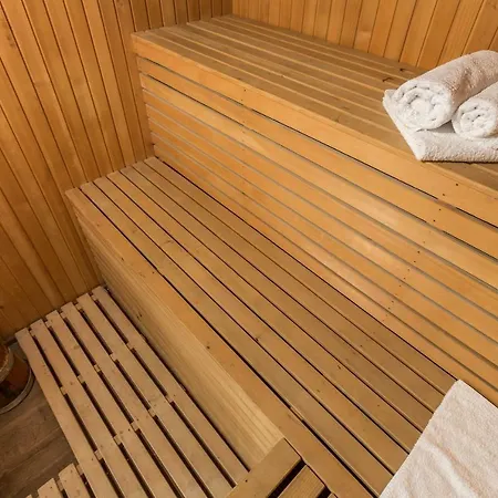 Monte & Paradiso פולה