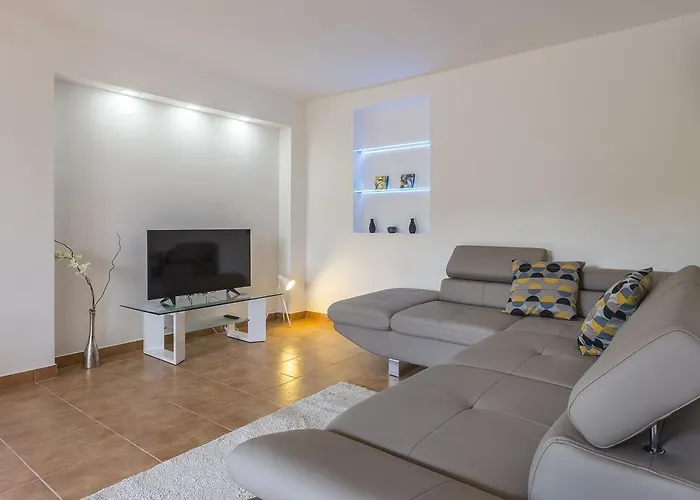 Monte & Paradiso * Pula